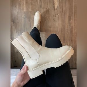 Cream colored ankle bootie, hardly worn size 8